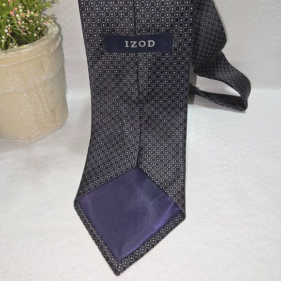 MENS IZOD 100% SILK TIE BLACK WITH CHECKED PATTERN EXCELLENT CONDITION - Picture 2 of 5